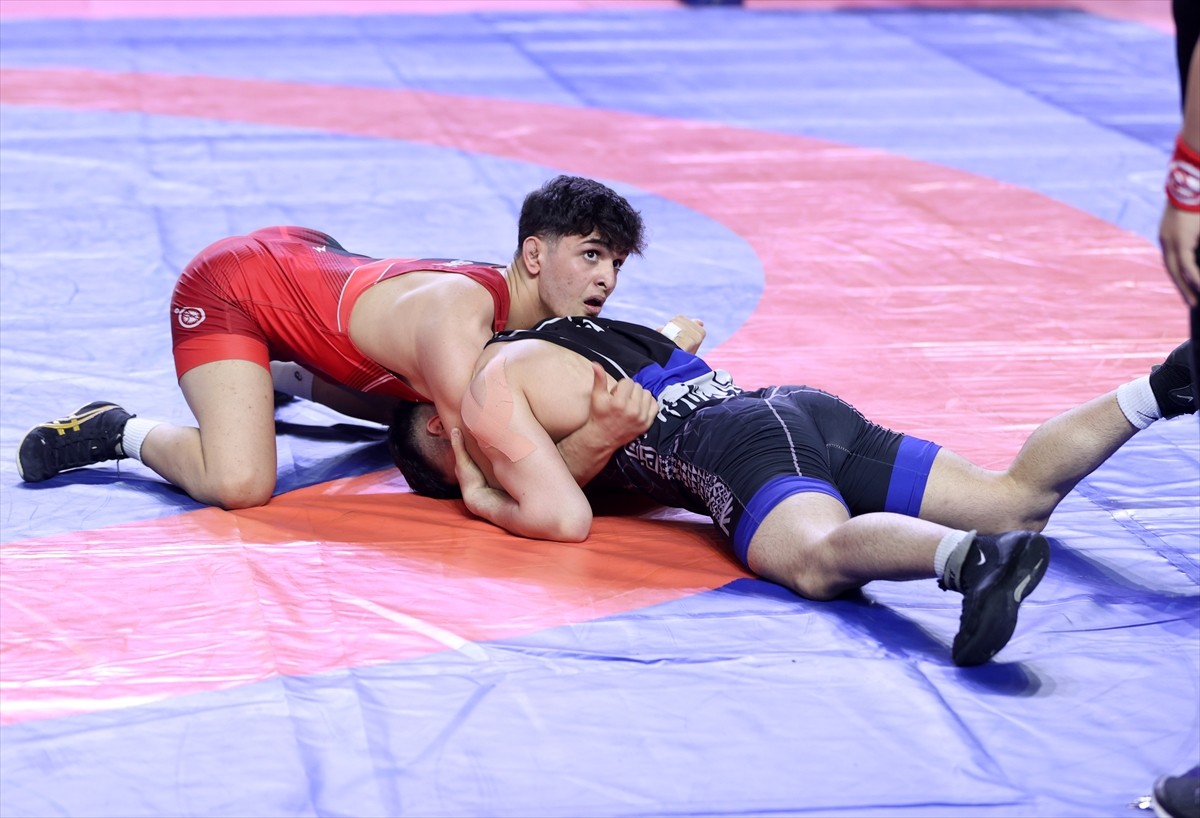 Sivas'ta organize edilen 23 Yaş Altı Türkiye Güreş Şampiyonası'nın açılış töreni...