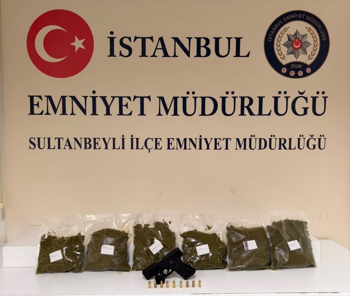 Sultanbeyli'de uyuşturucu ticareti yaptığı öne sürülen şüpheli tutuklandı.