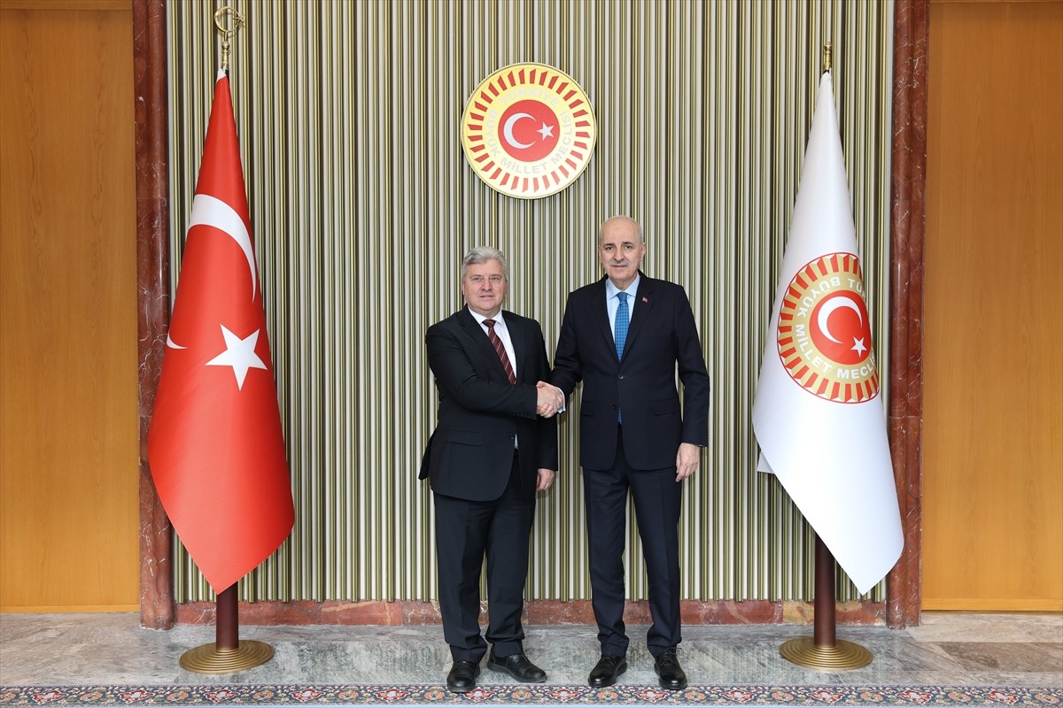 TBMM Başkanı Numan Kurtulmuş, Eski Kuzey Makedonya Cumhurbaşkanı Gjorgi Ivanov ile bir araya...