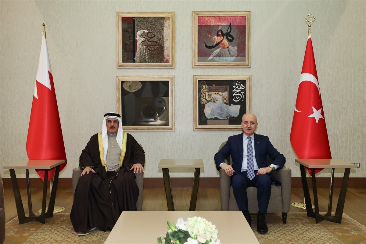 TBMM Başkanı Numan Kurtulmuş, Türkiye'ye resmi ziyaret gerçekleştiren Bahreyn Temsilciler Meclisi...