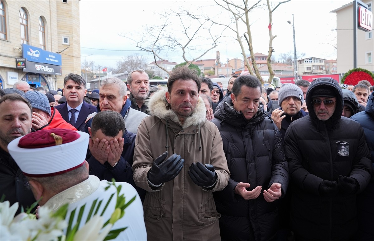 Teknik direktör Sergen Yalçın'ın vefat eden kardeşi Gürsoy Yalçın, Kilyos Merkez Camisi'nde...