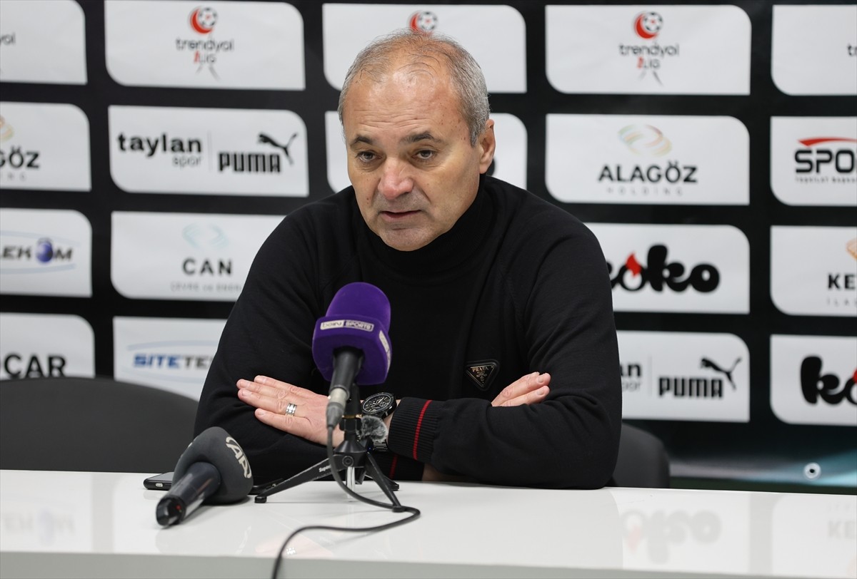 Trendyol 1. Lig'in 25. haftasında Alagöz Holding Iğdır FK, evinde konuk ettiği Emre Gökdemir...