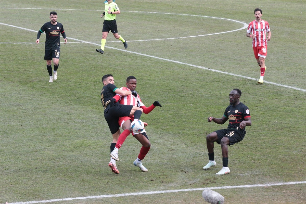 Trendyol 1. Lig'in 25. haftasında Geosis Boluspor ile konuk ettiği Amed Sportif Faaliyetler...