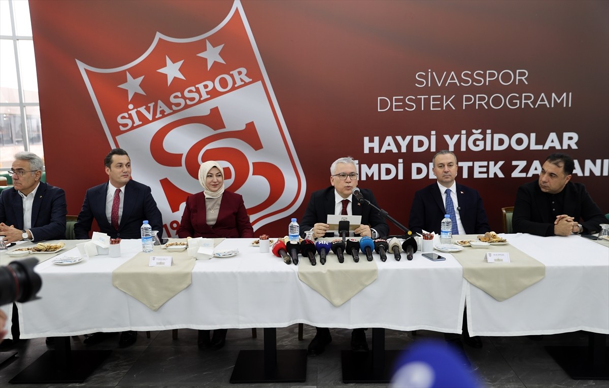 Trendyol Süper Lig ekiplerinden Net Global Sivasspor için kentte "Haydi Yiğidolar şimdi destek...