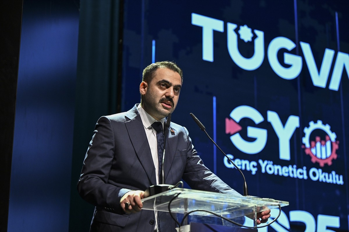 TÜGVA Genel Başkanı İbrahim Beşinci, İstanbul'da Türkiye Gençlik Vakfı (TÜGVA) tarafından...