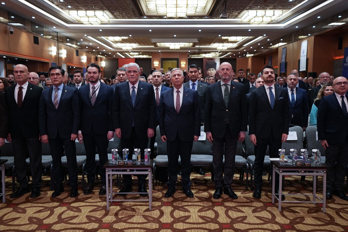 Türk düşünce hayatına katkı sunmak amacıyla kurulan Siyaset Araştırma Merkezi (SİYASAM), Ankara'da...