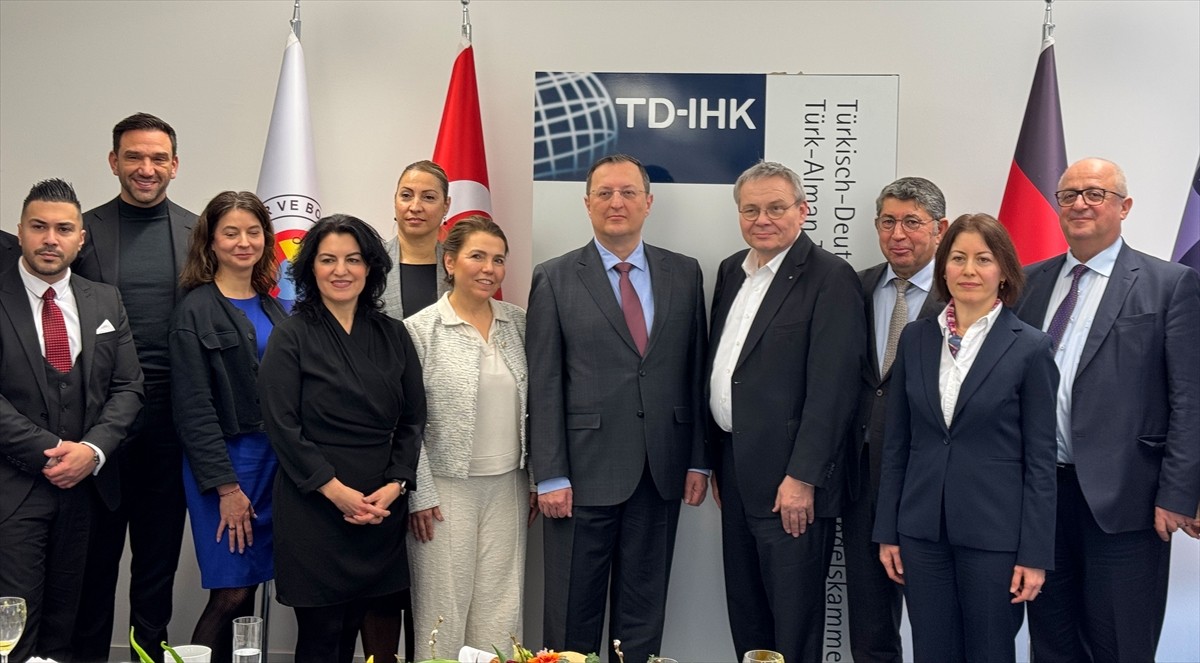 Türkiye'nin yeni atanan Berlin Büyükelçisi Gökhan Turan (sağda), Türk-Alman Ticaret ve Sanayi...