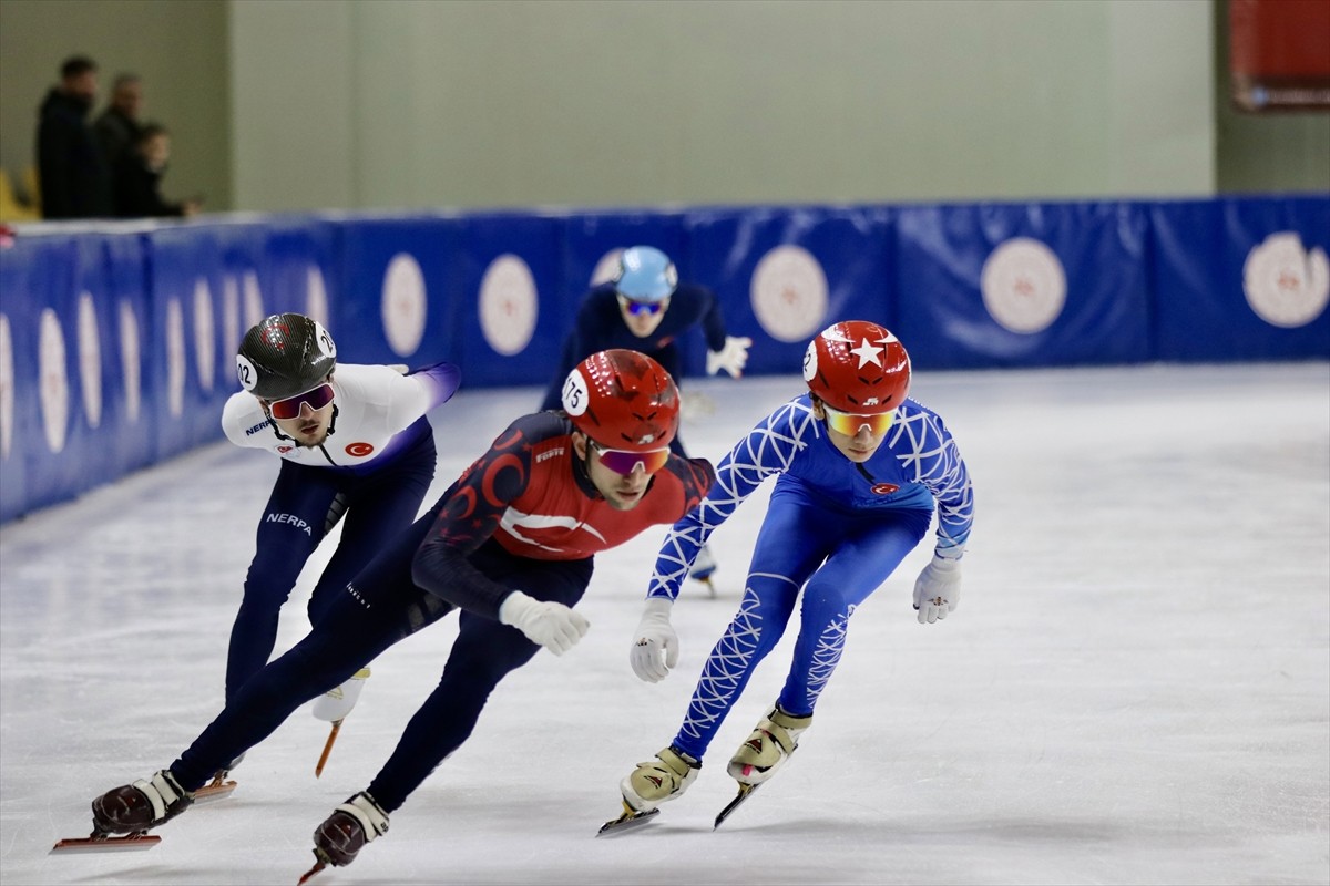 Türkiye Buz Pateni Federasyonunca düzenlenen Kısa Kulvar Sürat Pateni (Short Track) Federasyon...