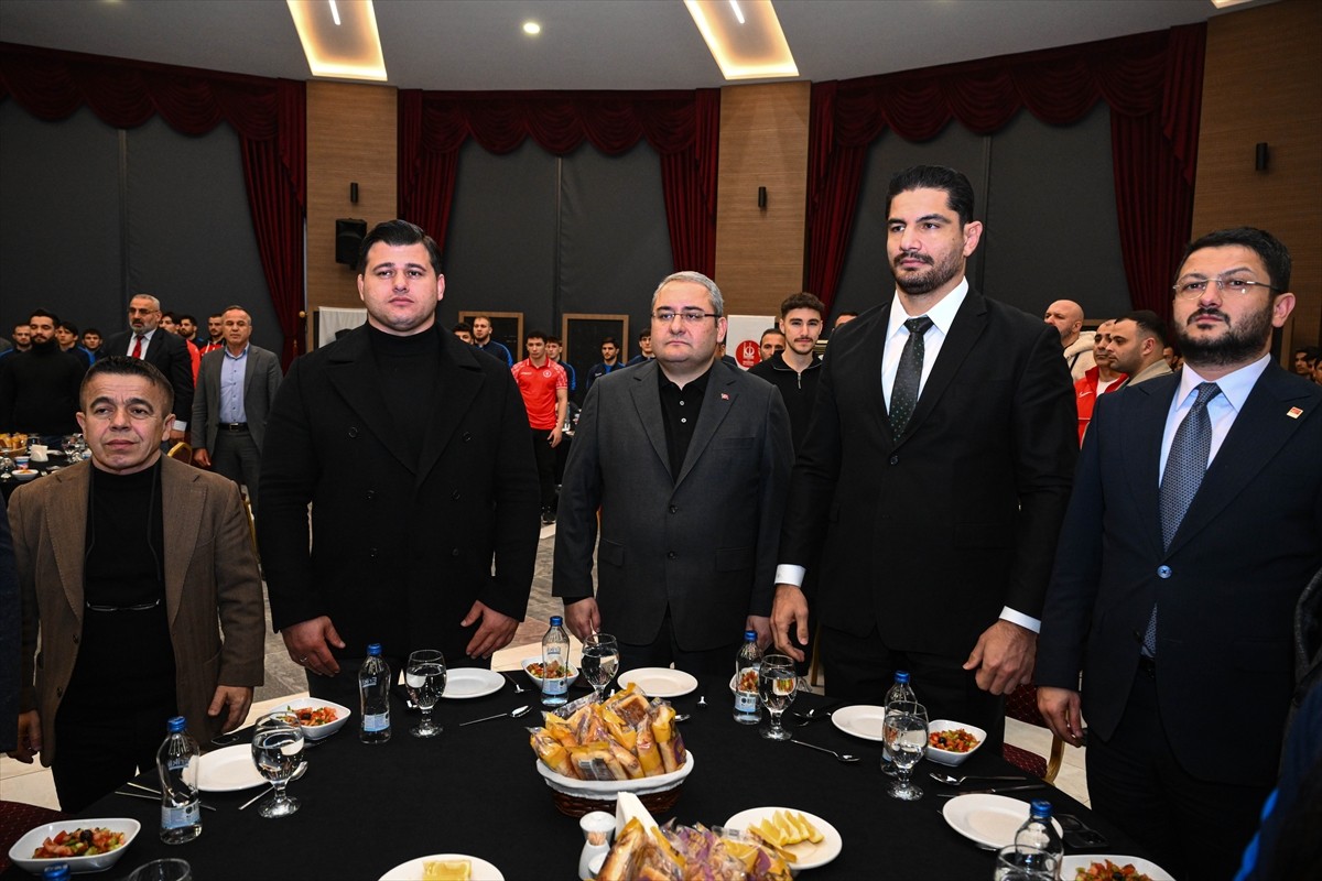 Türkiye Güreş Şampiyonası'nda dereceye giren Ankara Büyükşehir Belediyesi (ABB) ASKİ Spor Kulübü...