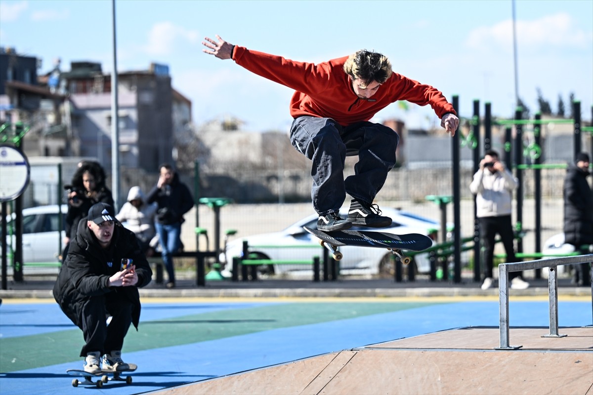 Türkiye Kaykay Federasyonu tarafından düzenlenen Adana Açık Yarışması, 47 sporcunun katılımıyla...