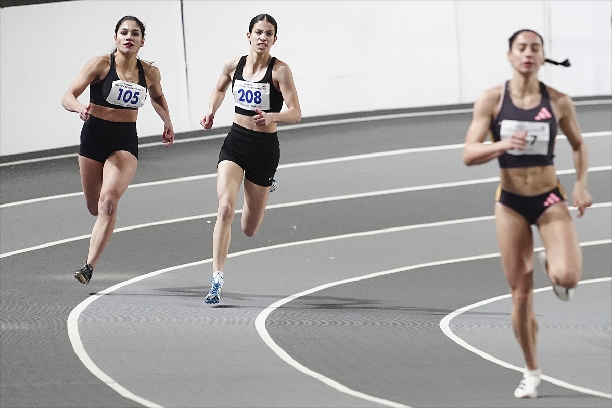 Türkiye Salon Atletizm Şampiyonası, Ataköy Atletizm Salonu'nda sona erdi. Organizasyonun son...
