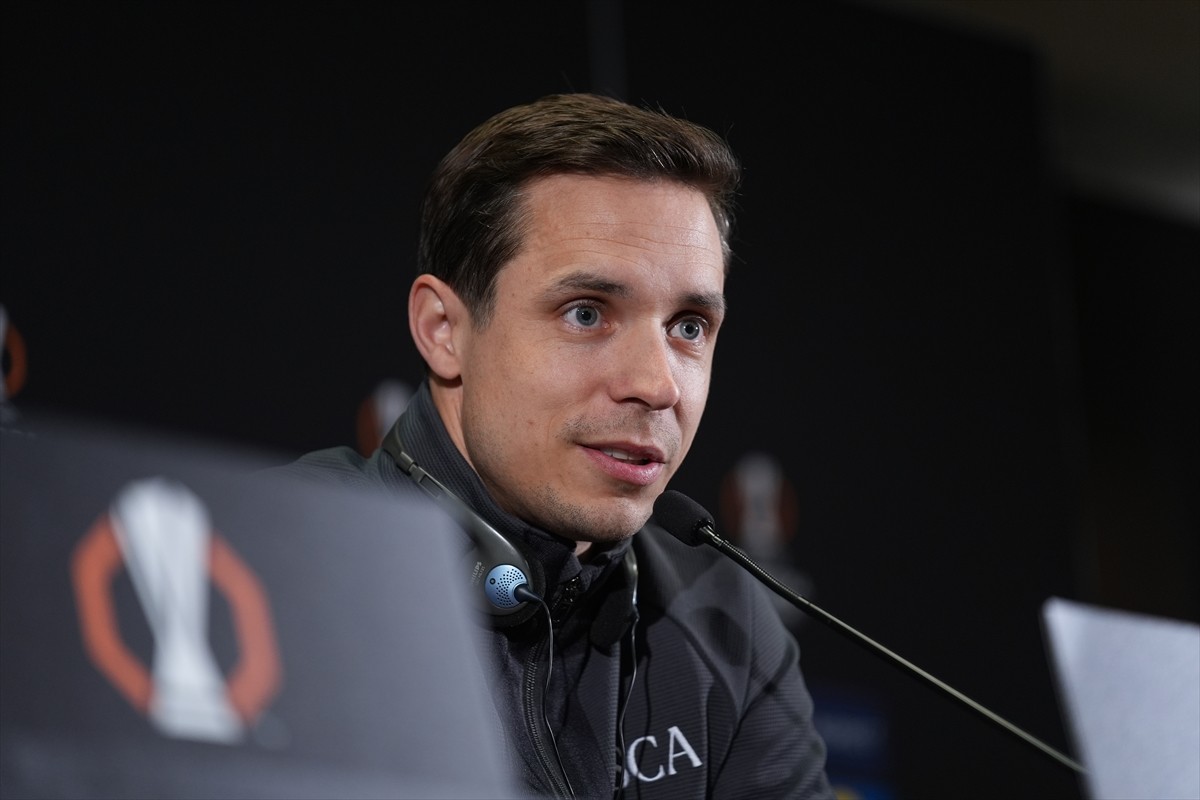 UEFA Avrupa Ligi son 16 play-off turu ilk maçında yarın Fenerbahçe'yle deplasmanda karşılaşacak...