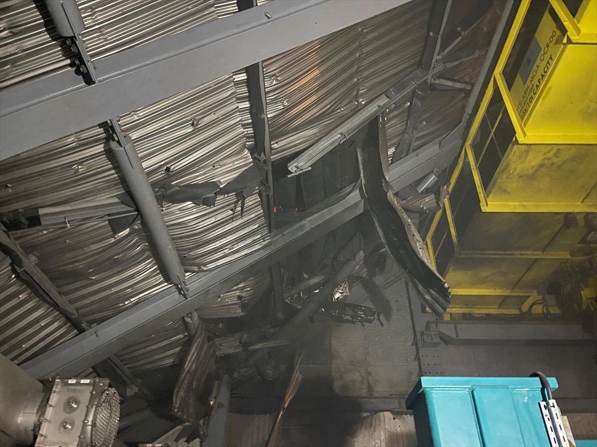 Ukrayna Devlet Başkanı Volodimir Zelenskiy, Rus ordusunun, Çernobil Nükleer Santrali'nin yıkılan...