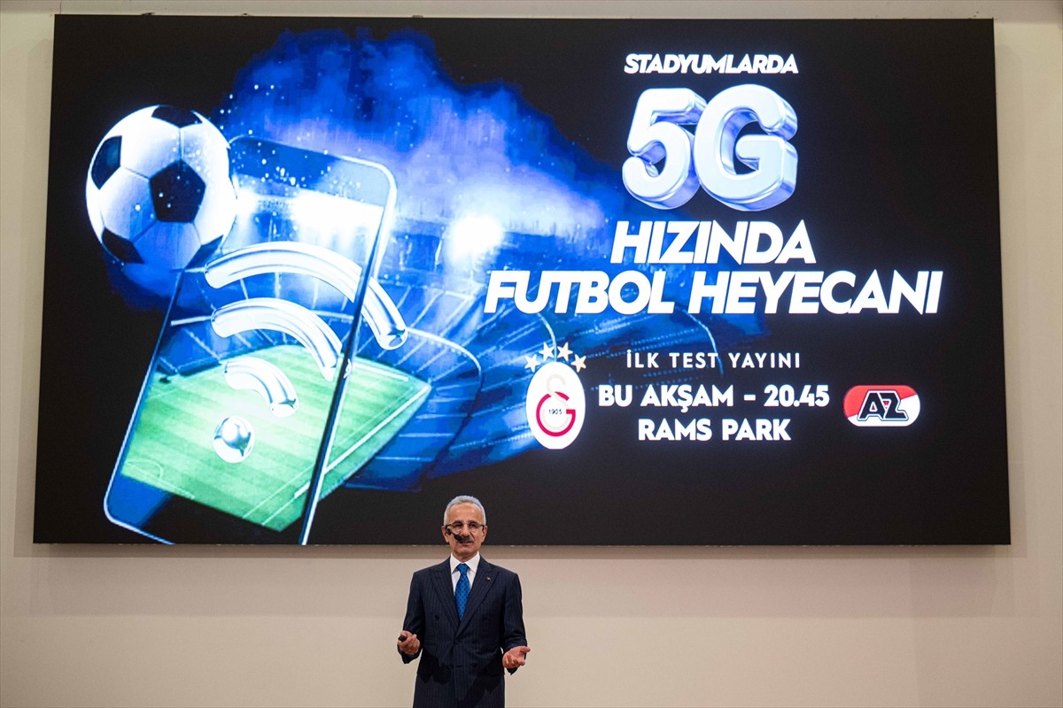 Ulaştırma ve Altyapı Bakanı Abdulkadir Uraloğlu, Gazi Üniversitesi Konser Salonu'nda...