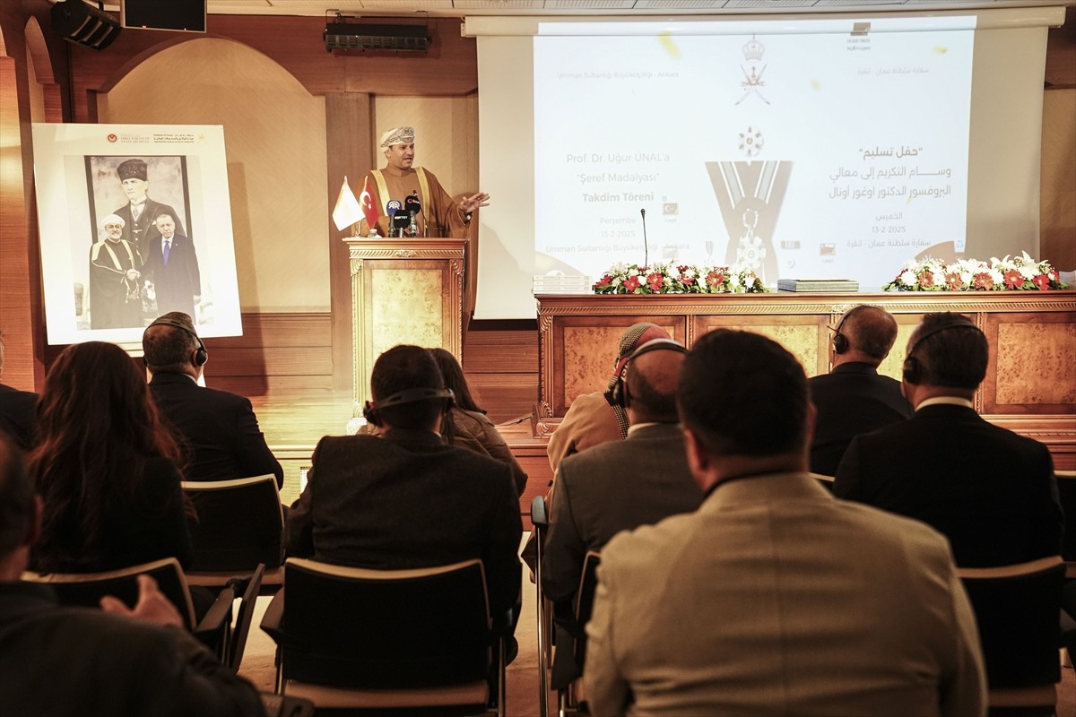 Umman'ın Ankara Büyükelçisi Saif Rashid Saif Al Jahwari, Gazi Üniversitesi Rektörü Prof. Dr. Uğur...