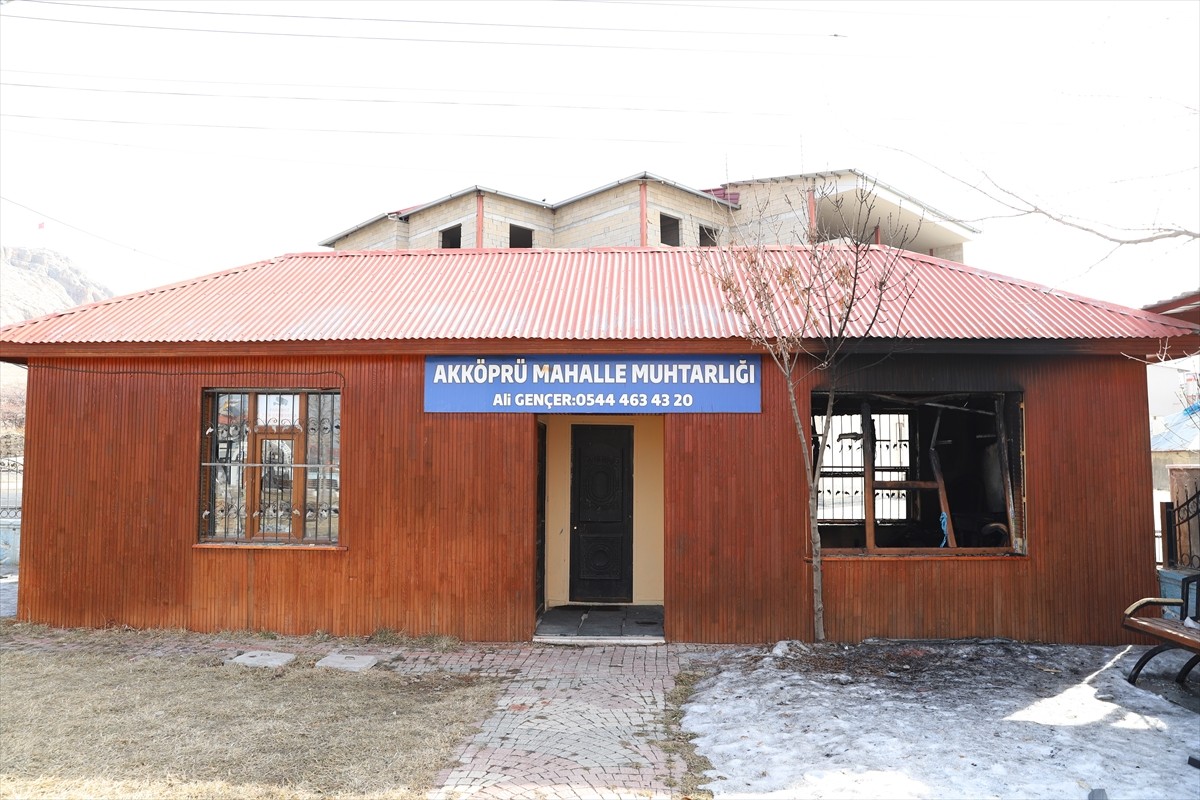 Van'da Büyükşehir Belediye Başkanlığına görevlendirme yapılmasının ardından düzenlenen izinsiz...