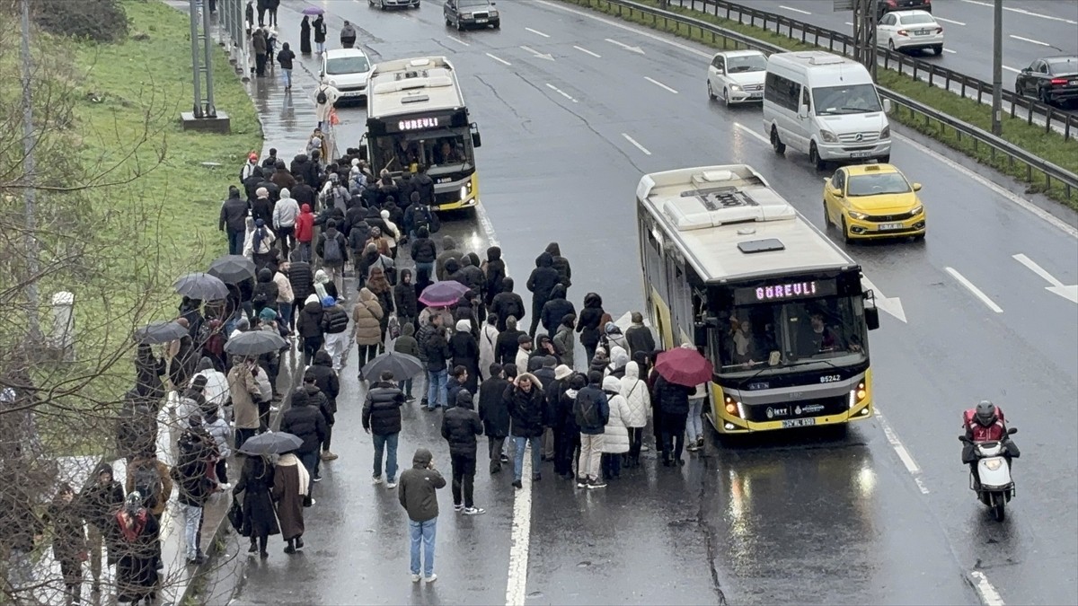 Yenikapı-Atatürk Havalimanı ile Kirazlı Metro Hattı'nın Otogar istasyonunda başlatılan "viyadük...