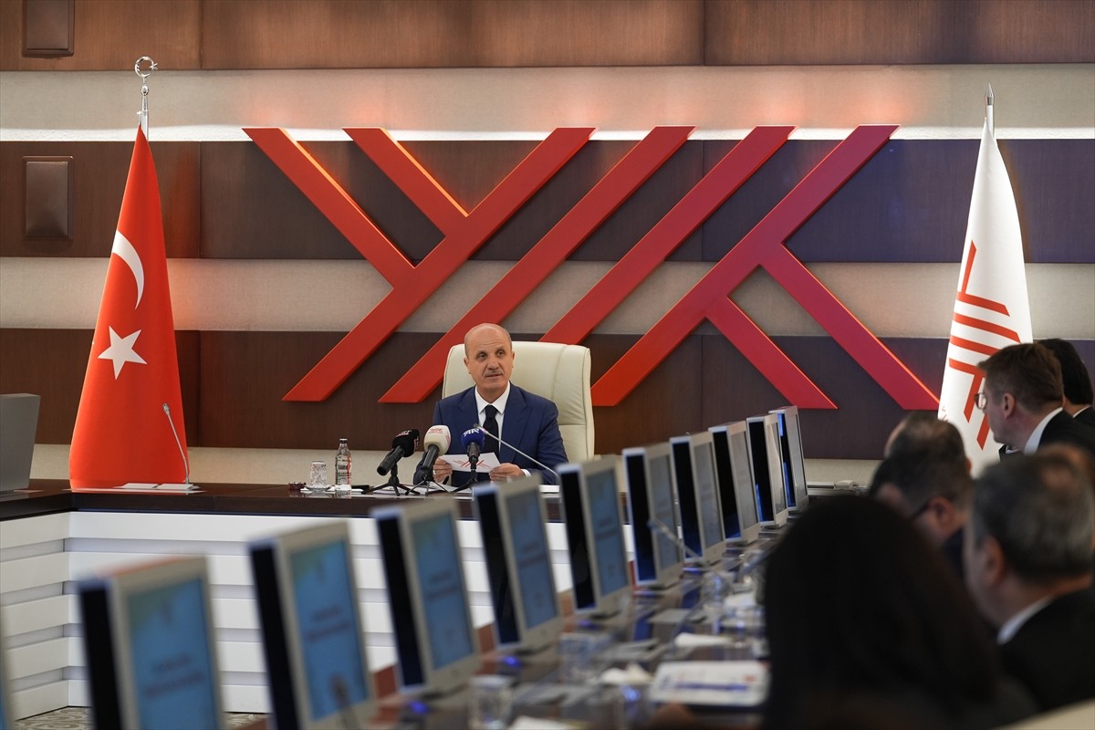 Yükseköğretim Kurulu (YÖK) Başkanı Prof. Dr. Erol Özvar, YÖK'te "Türkiye Üniversite Deneyim...