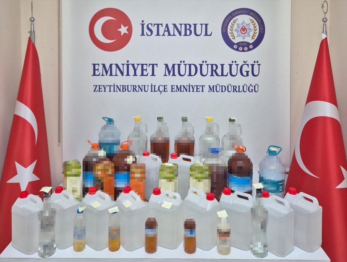 Zeytinburnu'nda, iş yerlerinde sahte içki sattığı belirlenen 2 şüpheli gözaltına alındı....