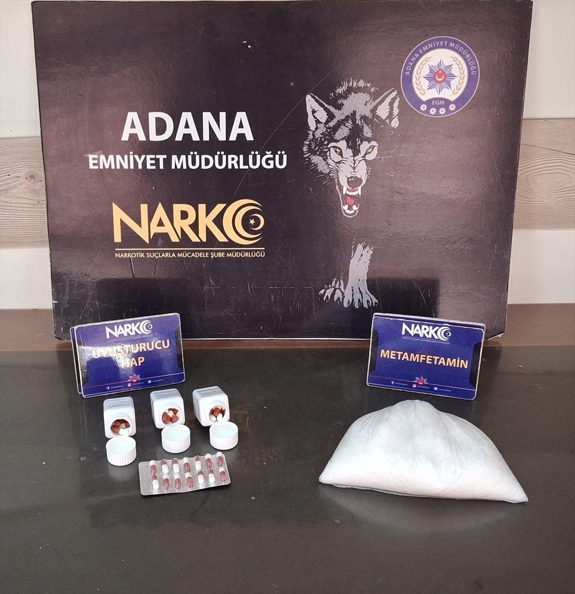 Adana'da uyuşturucu satıcılarına yönelik operasyonda yakalanan 6 zanlı tutuklandı. Adreslerde...