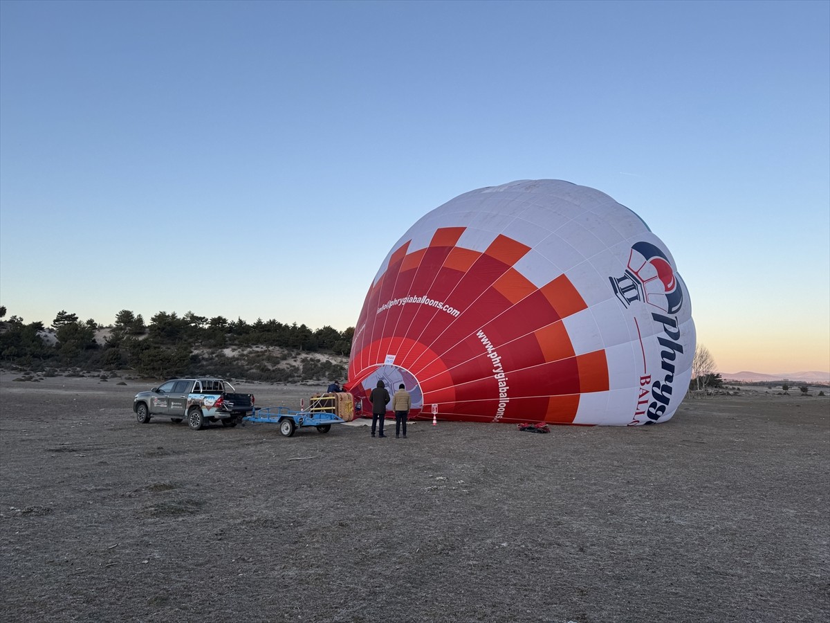 Afyonkarahisar'ın İhsaniye ilçesindeki tarihi Frig Vadisi'nde 2021'den bu yana yapılan sıcak hava...