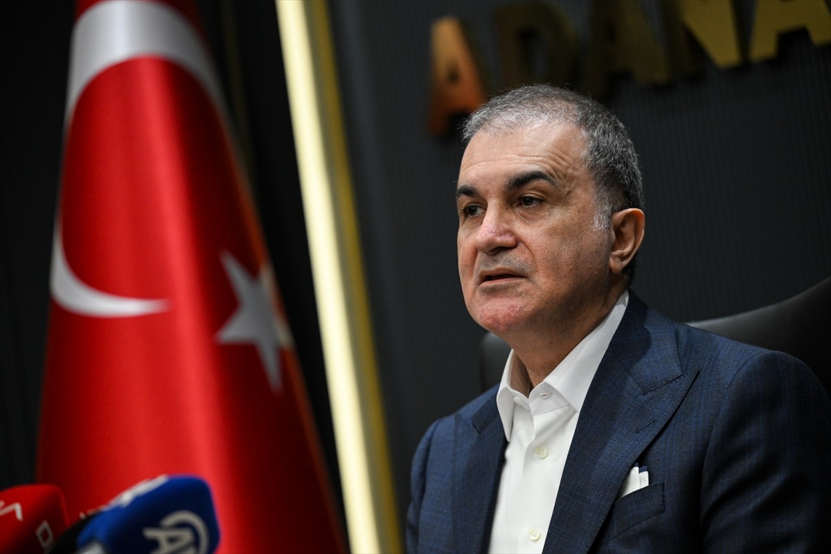 AK Parti Genel Başkan Yardımcısı ve Parti Sözcüsü Ömer Çelik, partisinin Adana İl Başkanlığı'nda...