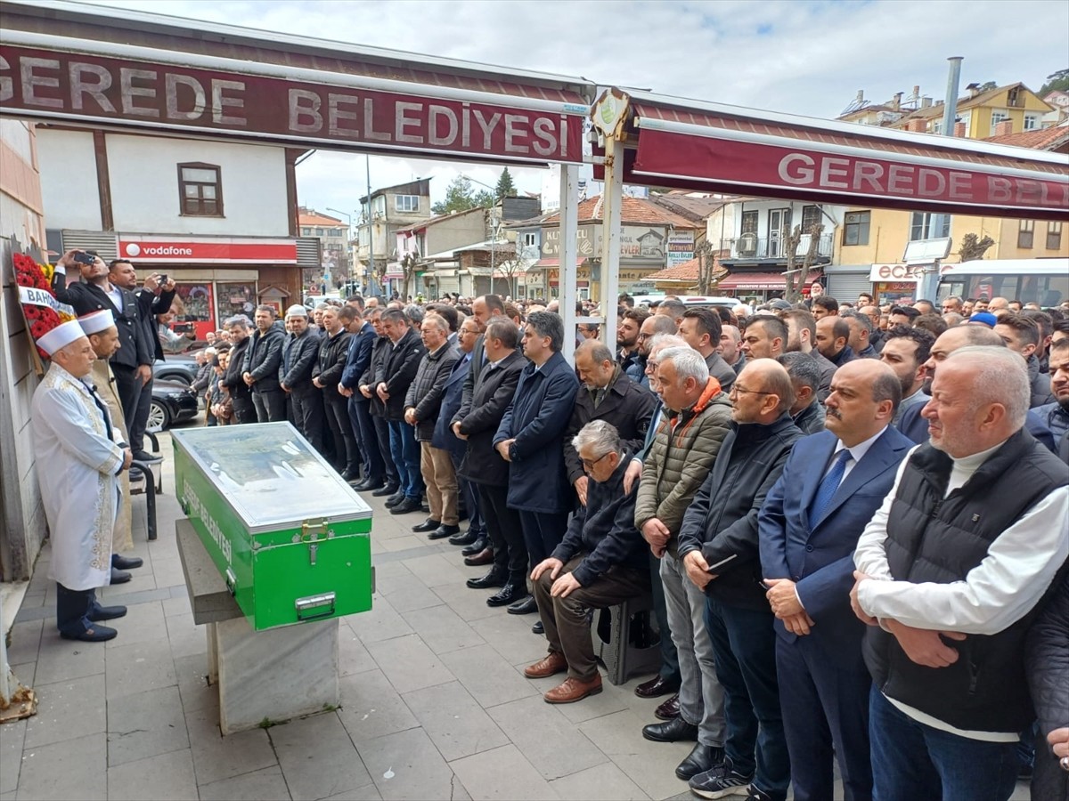 AK Parti Gerede İlçe Başkanı Mehmet Çongar, geçirdiği trafik kazasında yaşamını yitirdi.  Çongar...