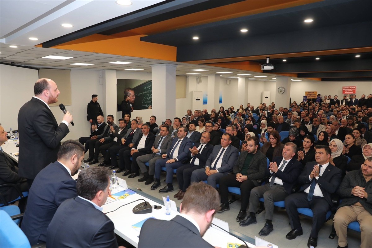 AK Parti Teşkilatlardan Sorumlu Genel Başkan Yardımcısı Ahmet Büyükgümüş, Gaziantep'te partisinin...