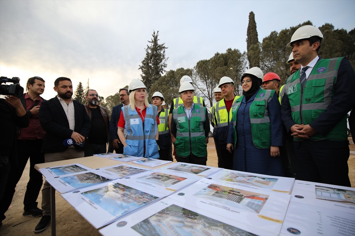Akdeniz Üniversitesi Rektörü Prof. Dr. Özlenen Özkan, gazetecilere, Akdeniz Üniversitesi...