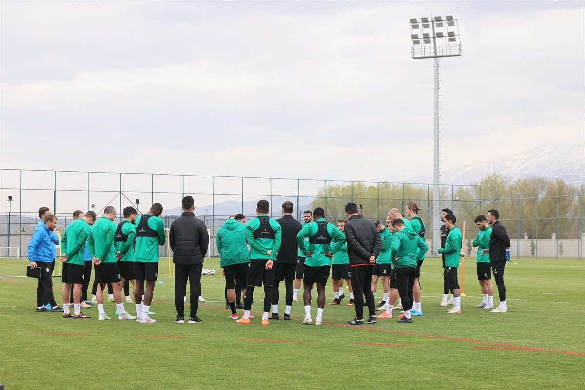 Alagöz Holding Iğdır FK, Trendyol 1. Lig'in 31. haftasında Central Hospital Ümraniyespor ile...