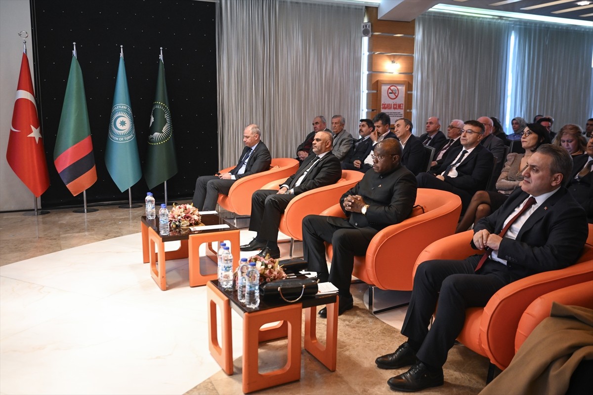 Ankara'da Türkiye Sanayi ve Ticaret Konfederasyonu (SANKON), Türkiye Sağlık Turizmi Konfederasyonu...