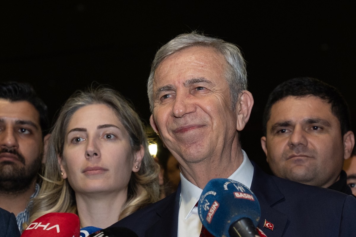 Ankara Büyükşehir Belediye Başkanı Mansur Yavaş, ramazan ayının ilk sahurunda gençlerle buluştu....