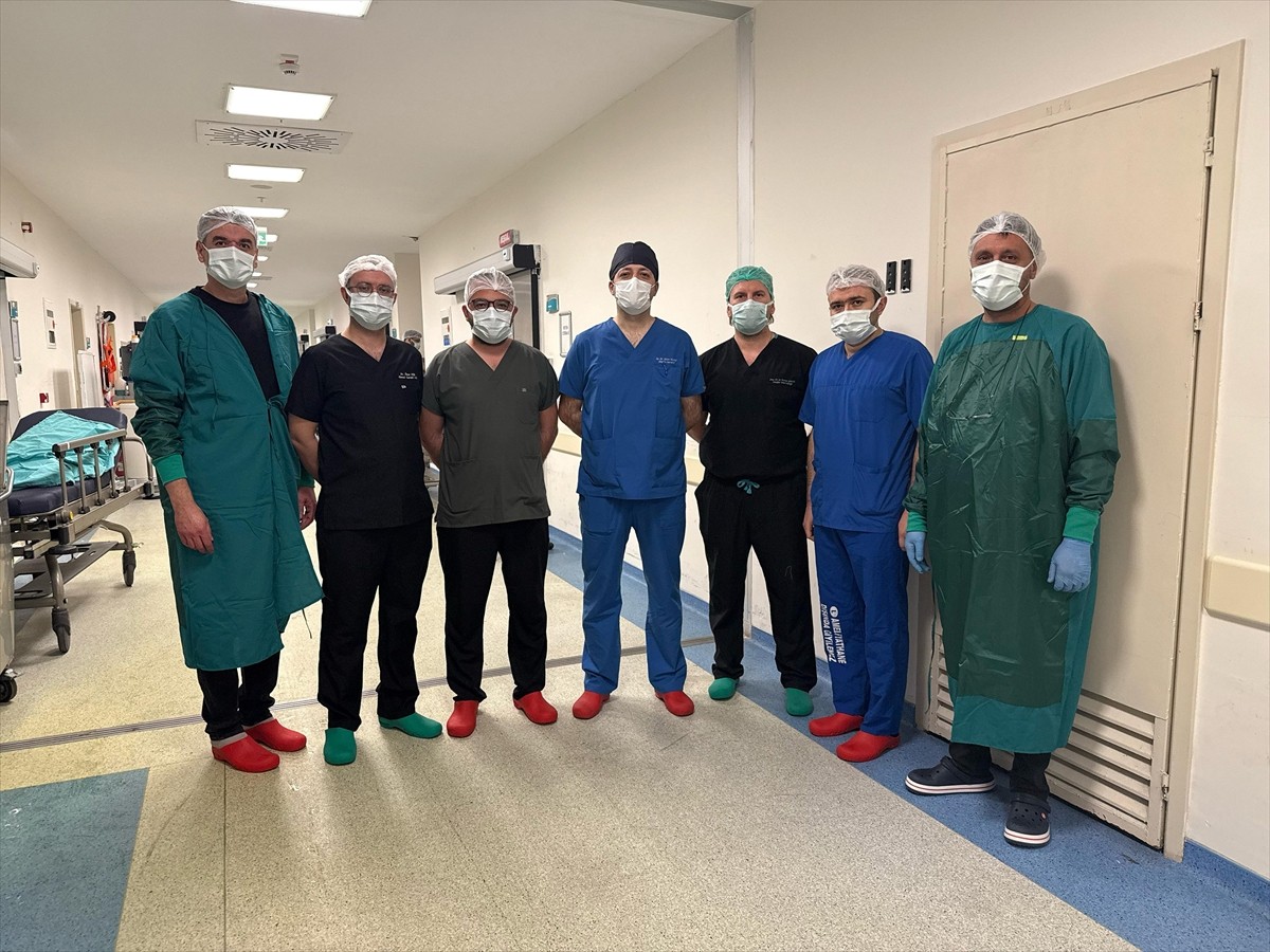 Antalya'nın Alanya ilçesinde beyin ölümü gerçekleşen gencin organları 5 hastaya...