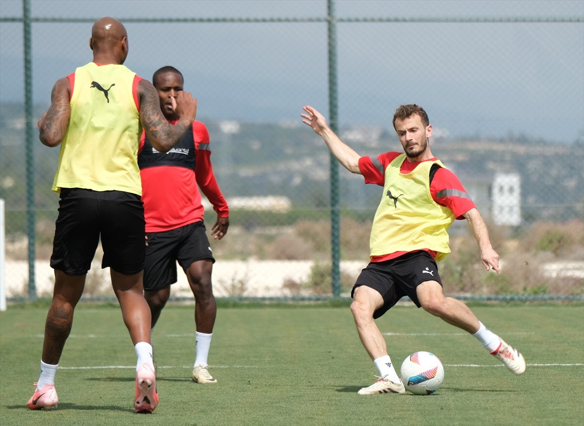 Atakaş Hatayspor, Trendyol Süper Lig'in 29. haftasında deplasmanda Bellona Kayserispor ile...