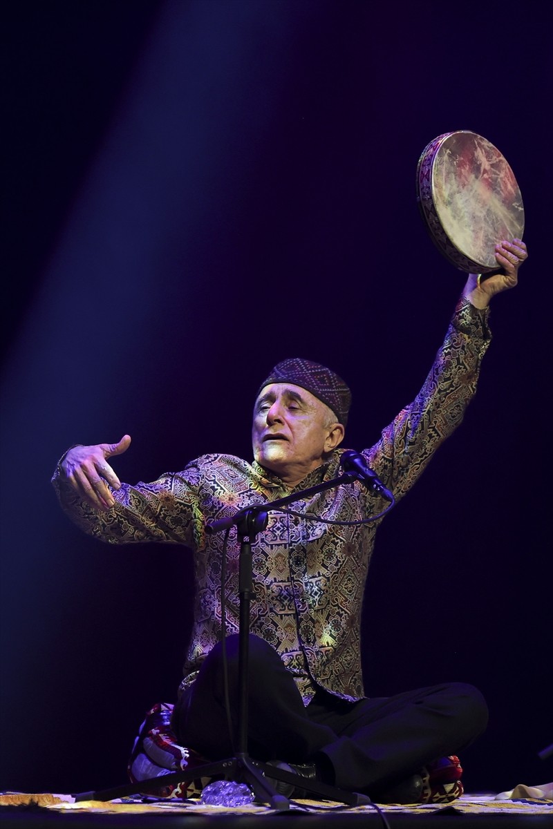 Azerbaycan'ın ünlü halk sanatçısı Alim Kasımov ve kızı Fergana Kasımova, Atatürk Kültür...