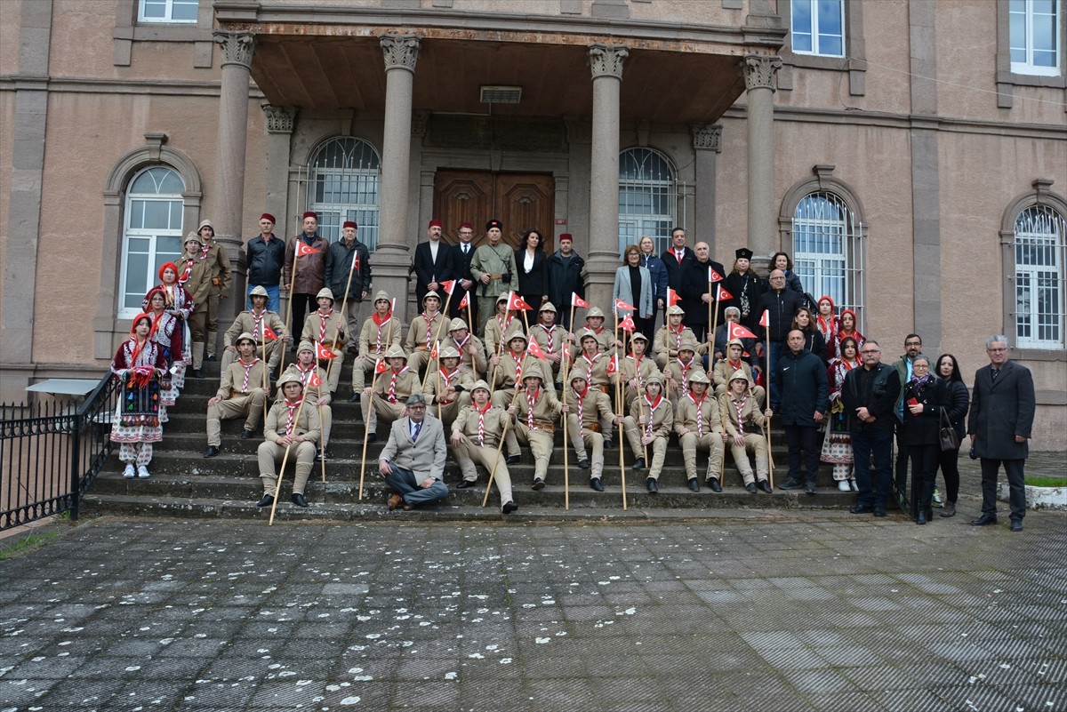 Balıkesir'de Çanakkale Savaşları'nda şehit olan Balıkesir Lisesinin izcileri, 18 Mart Şehitleri...
