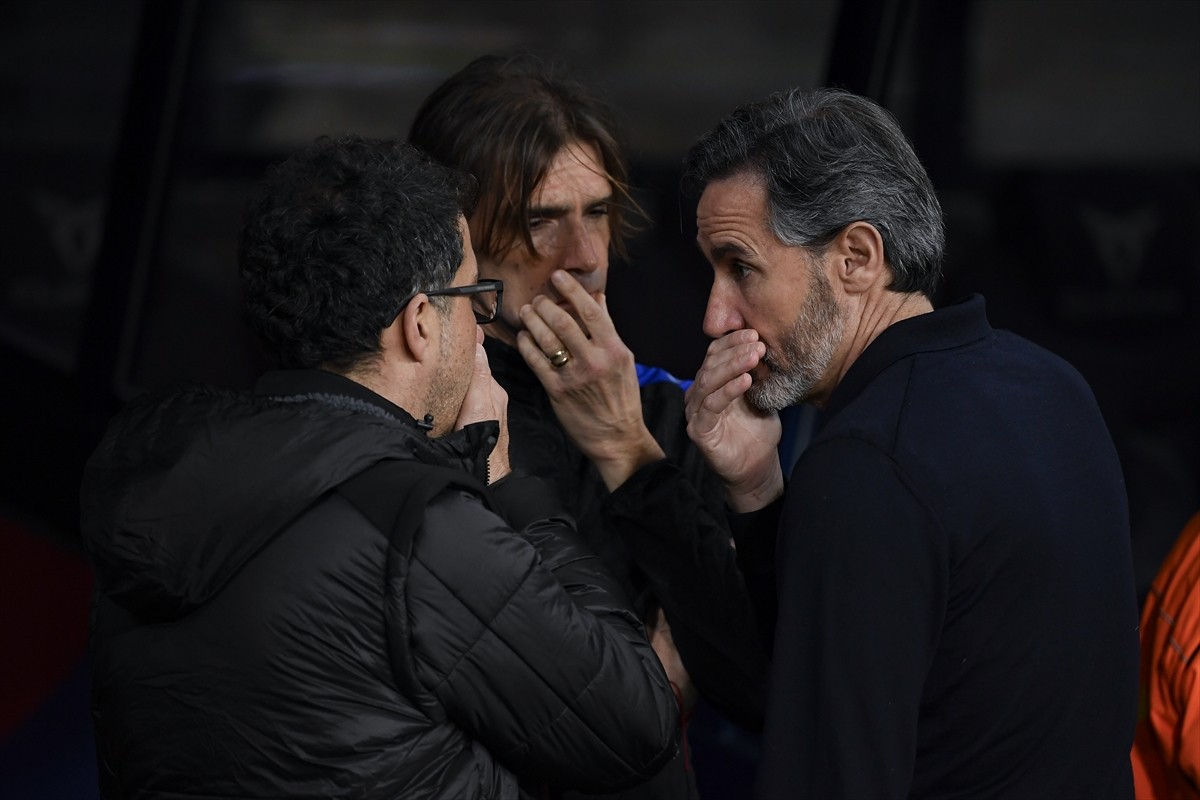 Barcelona, kulüp doktoru Carles Minarro Garcia'nın ani vefatı üzerine Osasuna ile bu akşam...