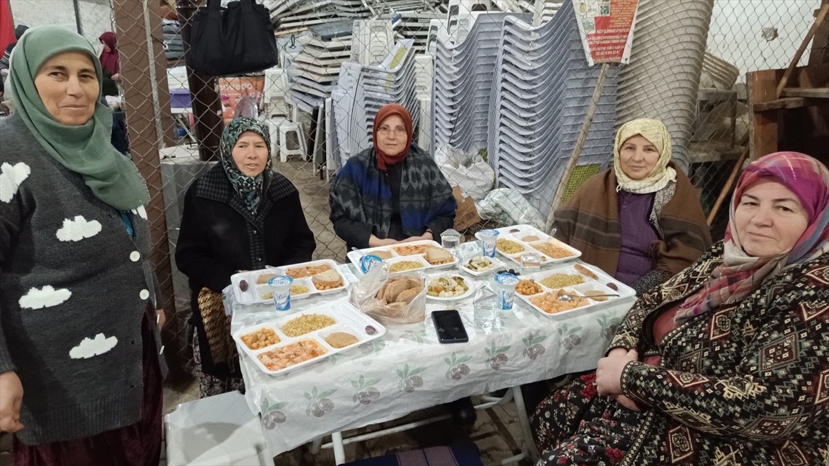 Bilecik'in Pazaryeri ilçesine bağlı Küçükelmalı köyü nüfusuna kayıtlı vatandaşlar, 27 yıldır...