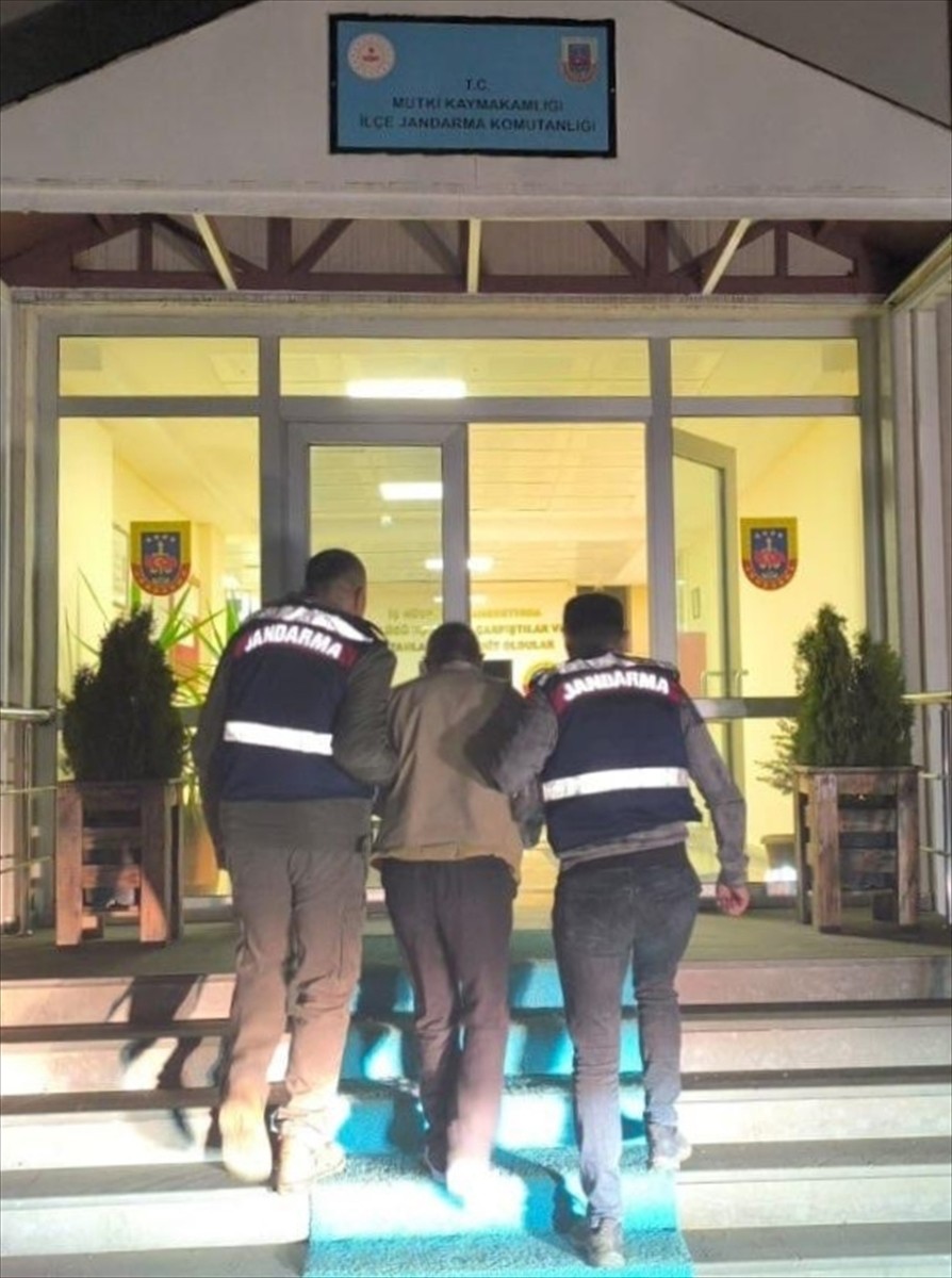 Bitlis'te "kasten öldürme" suçundan hakkında 25 yıl kesinleşmiş hapis cezası bulunan hükümlü...