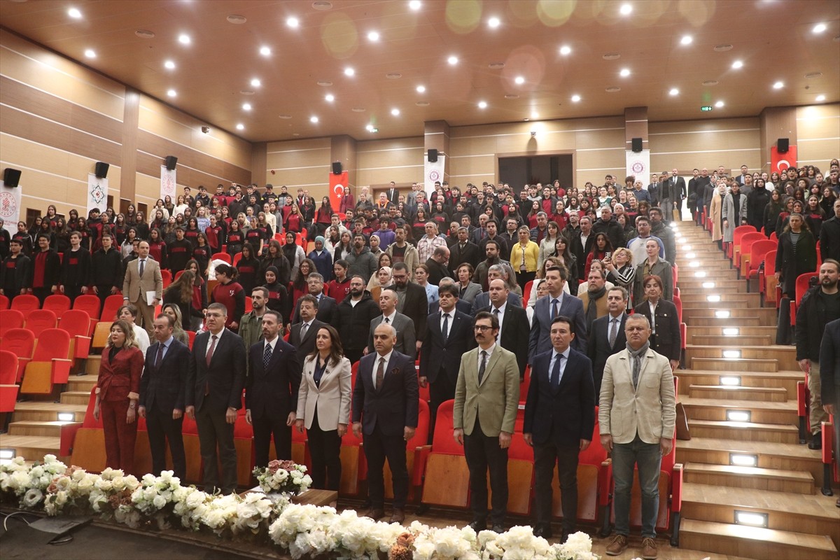 Burdur'da bu yıl ilki düzenlenen Geleneksel El Sanatları Festivali başladı. Burdur Valiliği...