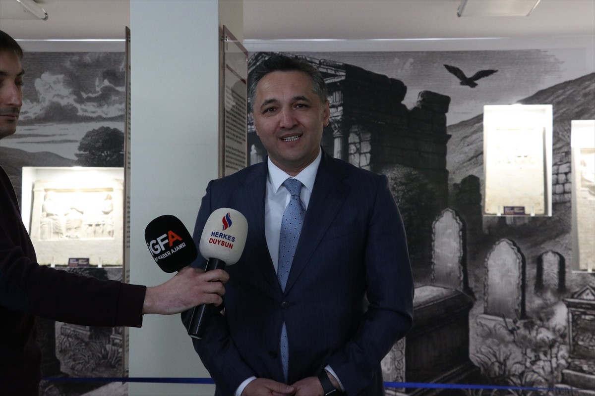 Bursa'da Cumhuriyet'in 102'nci yılından ilhamla adlandırılan "100+2 Süreli Müze Sergileri Projesi"...