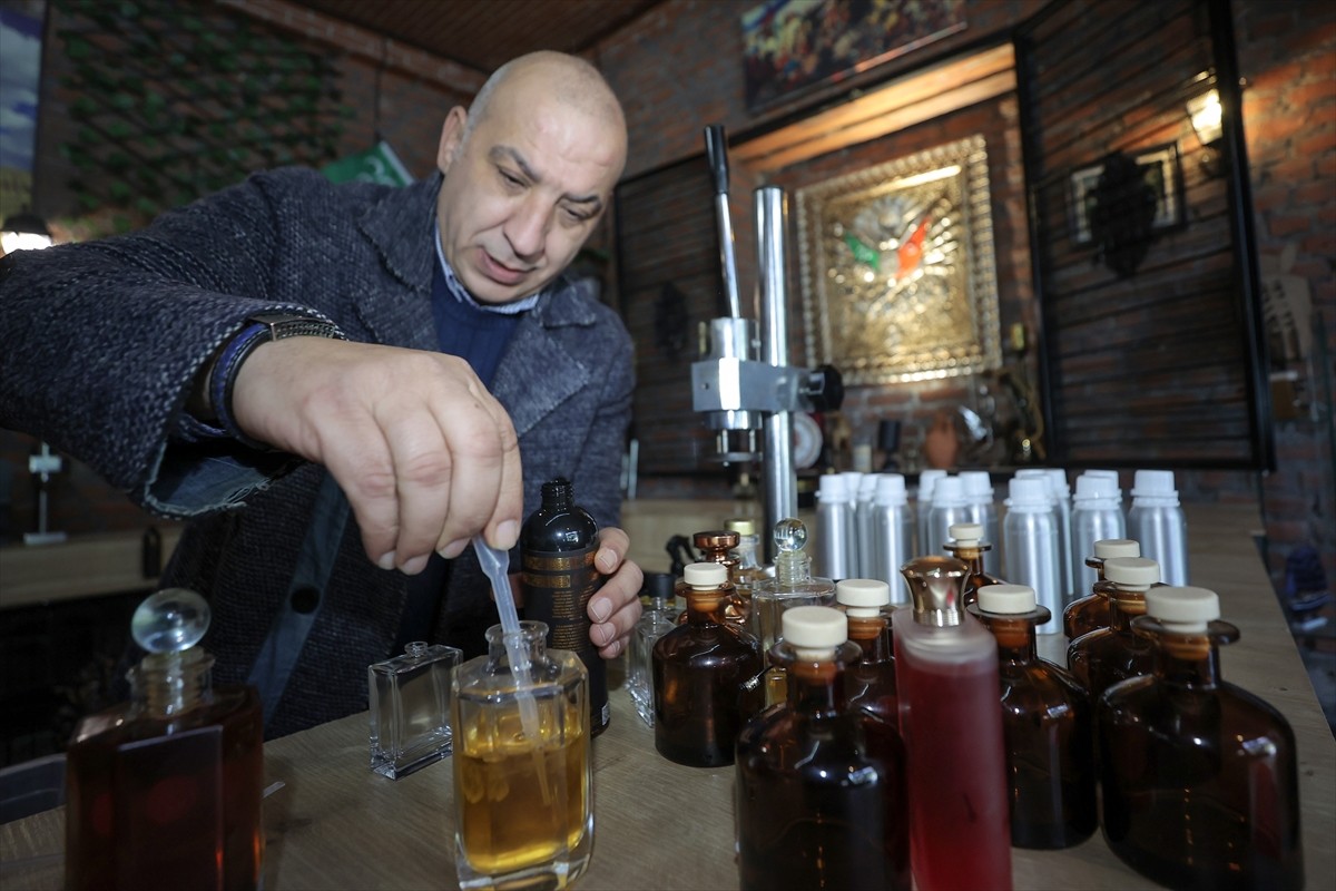 Bursa'da parfüm üreticisi Taner Kılıç, yaklaşık 30 ülkeye ihracat yapıyor. Romanya'da 2009'da...