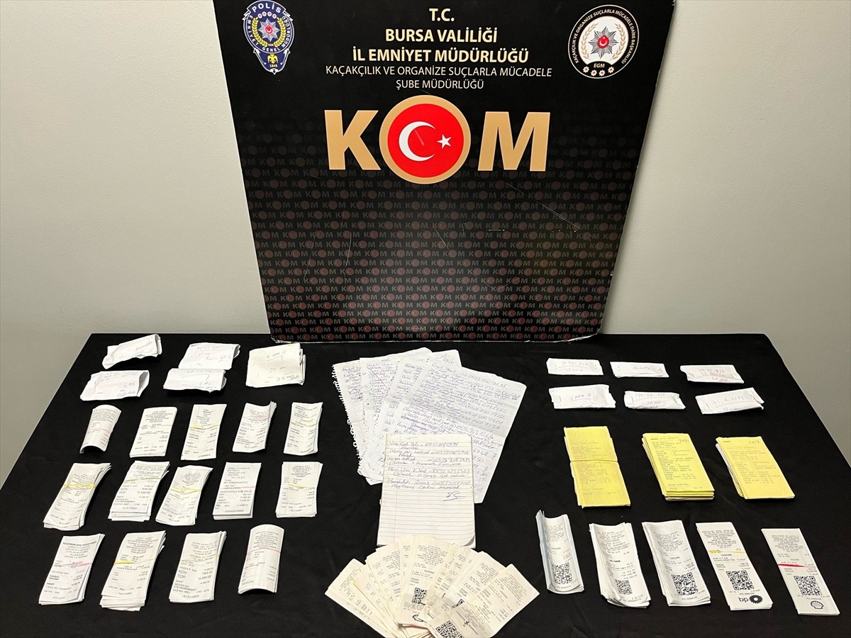 Bursa merkezli 4 ilde gerçekleştirilen vergi kaçaklığı operasyonunda gözaltına alınan 12...