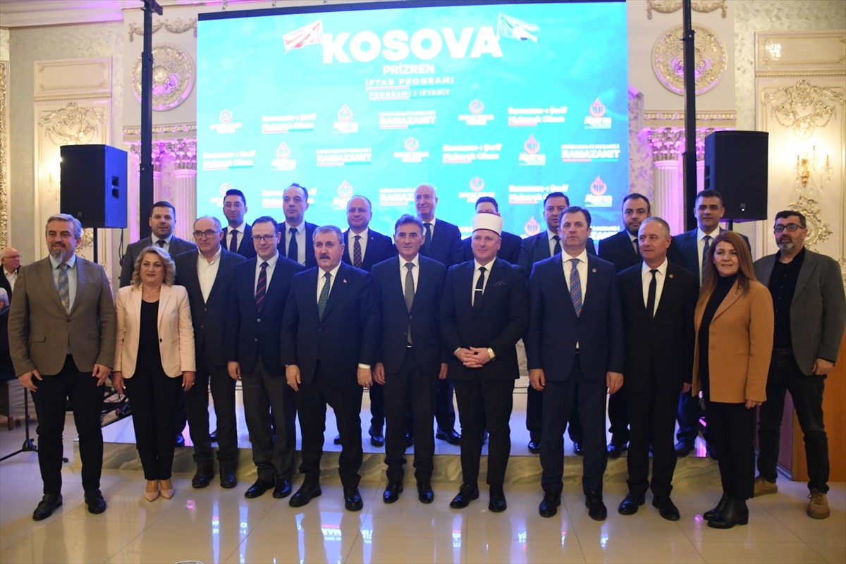 Büyük Birlik Partisi (BBP) Genel Başkanı Mustafa Destici ve beraberindeki heyet, Kosova'nın...