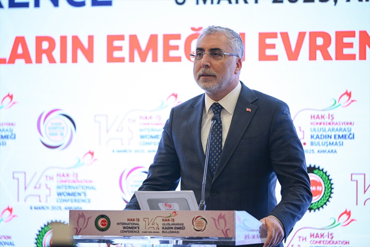 Çalışma ve Sosyal Güvenlik Bakanı Vedat Işıkhan, HAK-İŞ Konfederasyonunca, "14. Uluslararası Kadın...