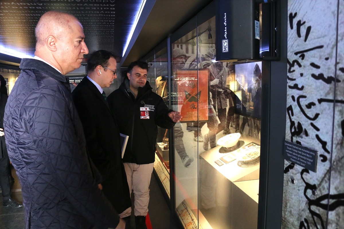 Çanakkale Savaşları'ndan kalma objelerin yer aldığı ve dijital gösterilerin sunulduğu "Çanakkale...