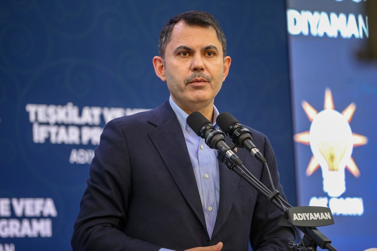 Çevre, Şehircilik ve İklim Değişikliği Bakanı Murat Kurum, Adıyaman'da bir düğün salonunda...