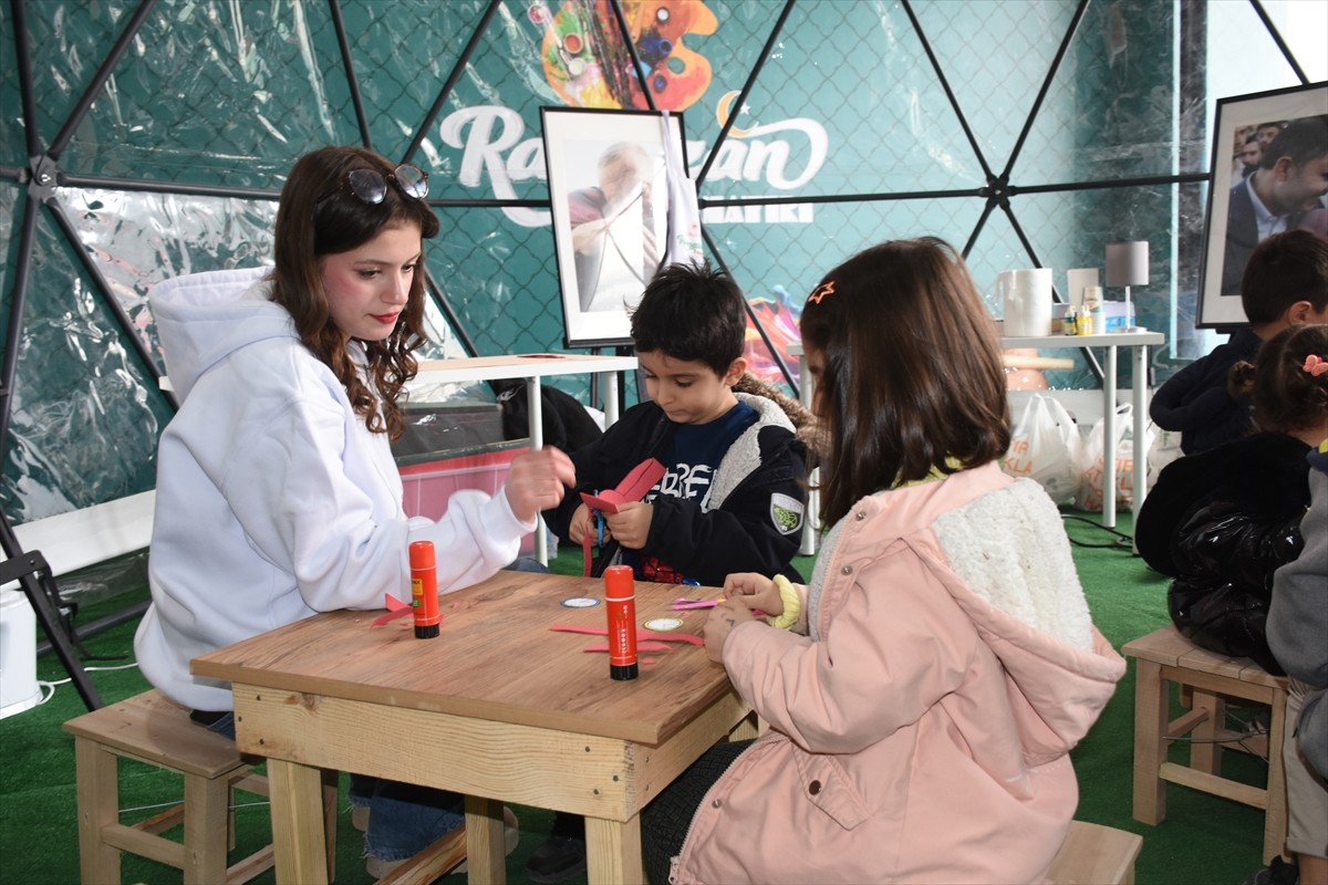 Çevre, Şehircilik ve İklim Değişikliği Bakanlığınca, Malatya'da Ramazan Panayırı kuruldu. Çocuklar...