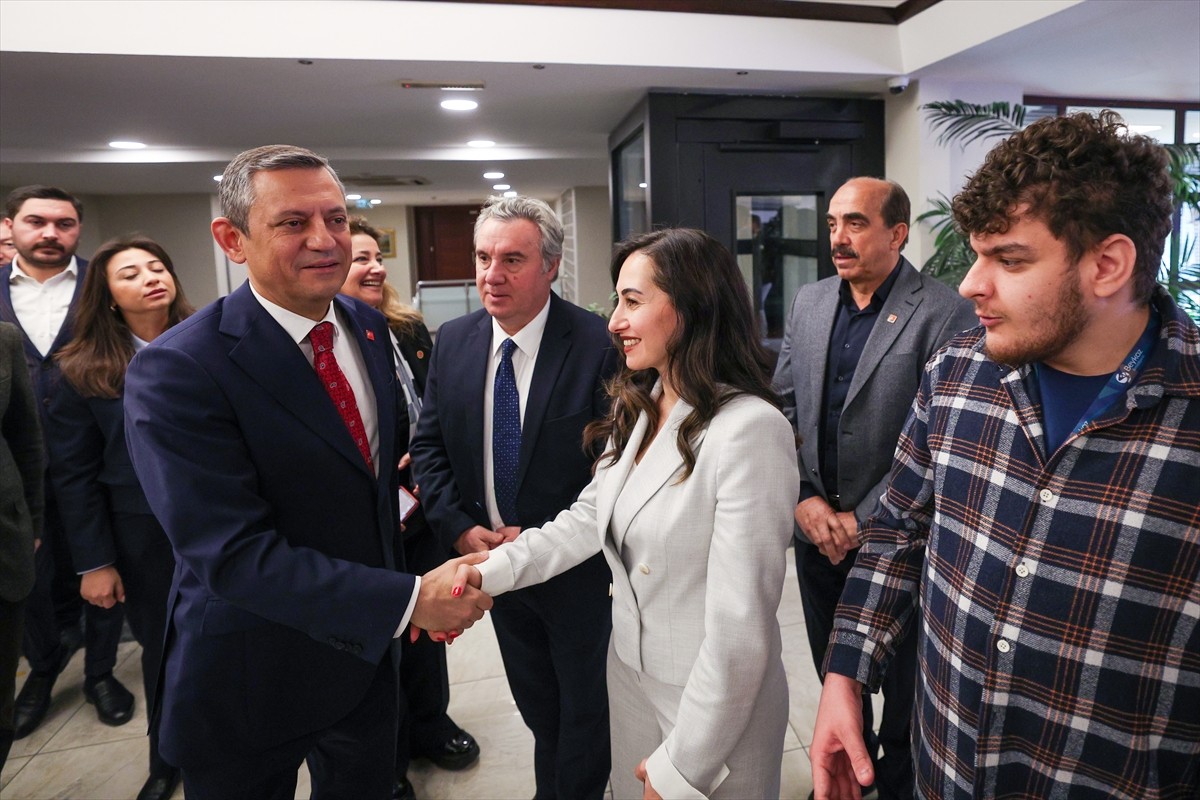 CHP Genel Başkanı Özgür Özel, genel başkan yardımcıları, belediye başkanları ve partililerle...