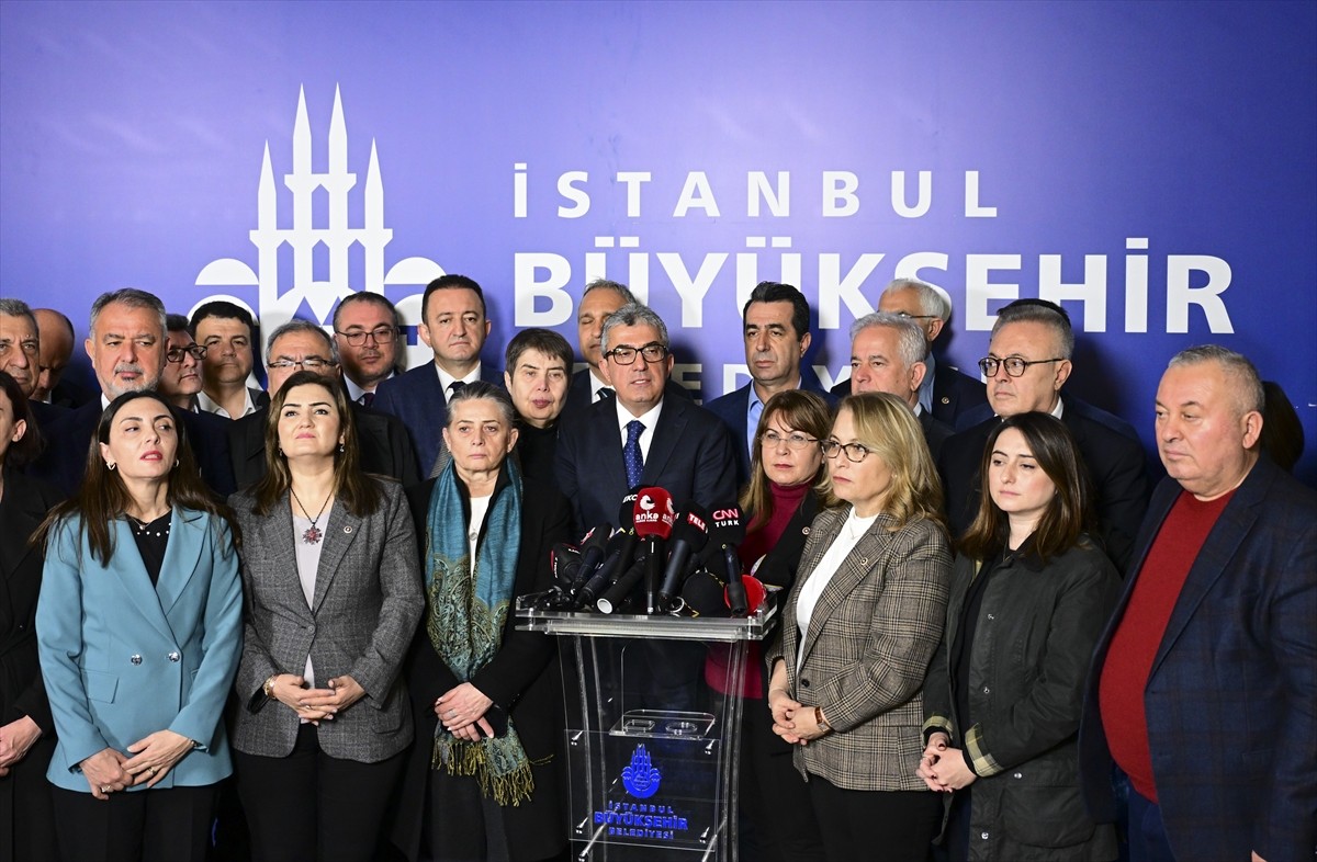 CHP Grup Başkanvekili Gökhan Günaydın, İBB'ye yönelik yolsuzluk ve terör soruşturması kapsamında...